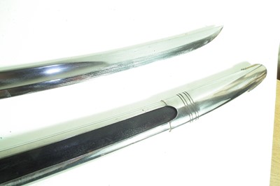Lot 370 - Modern replica of a 1794 Light Dragoon sabre and scabbard
