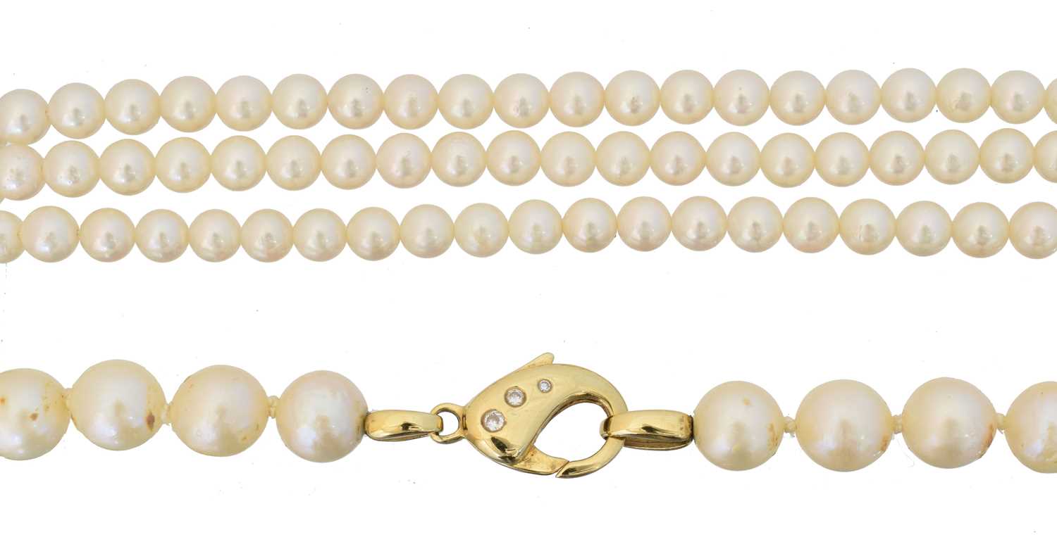 Lot 90 - A cultured pearl necklace
