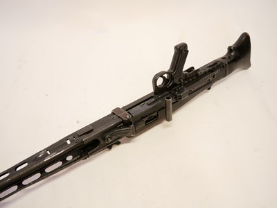 Lot 70 - Deactivated MG53 belt fed machine gun