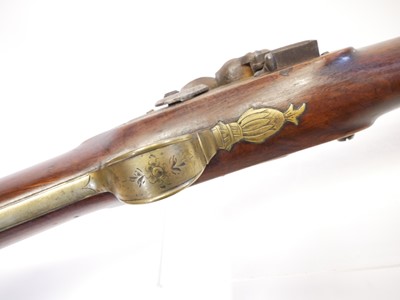 Lot 17 - Flintlock officers fusil with bayonet