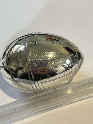 Lot 11 - A George III silver nutmeg grater