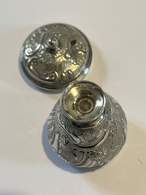 Lot 43 - A George III silver nutmeg grater