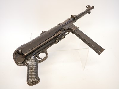 Lot 99 - Deactivated German WWII MP40 9mm submachine