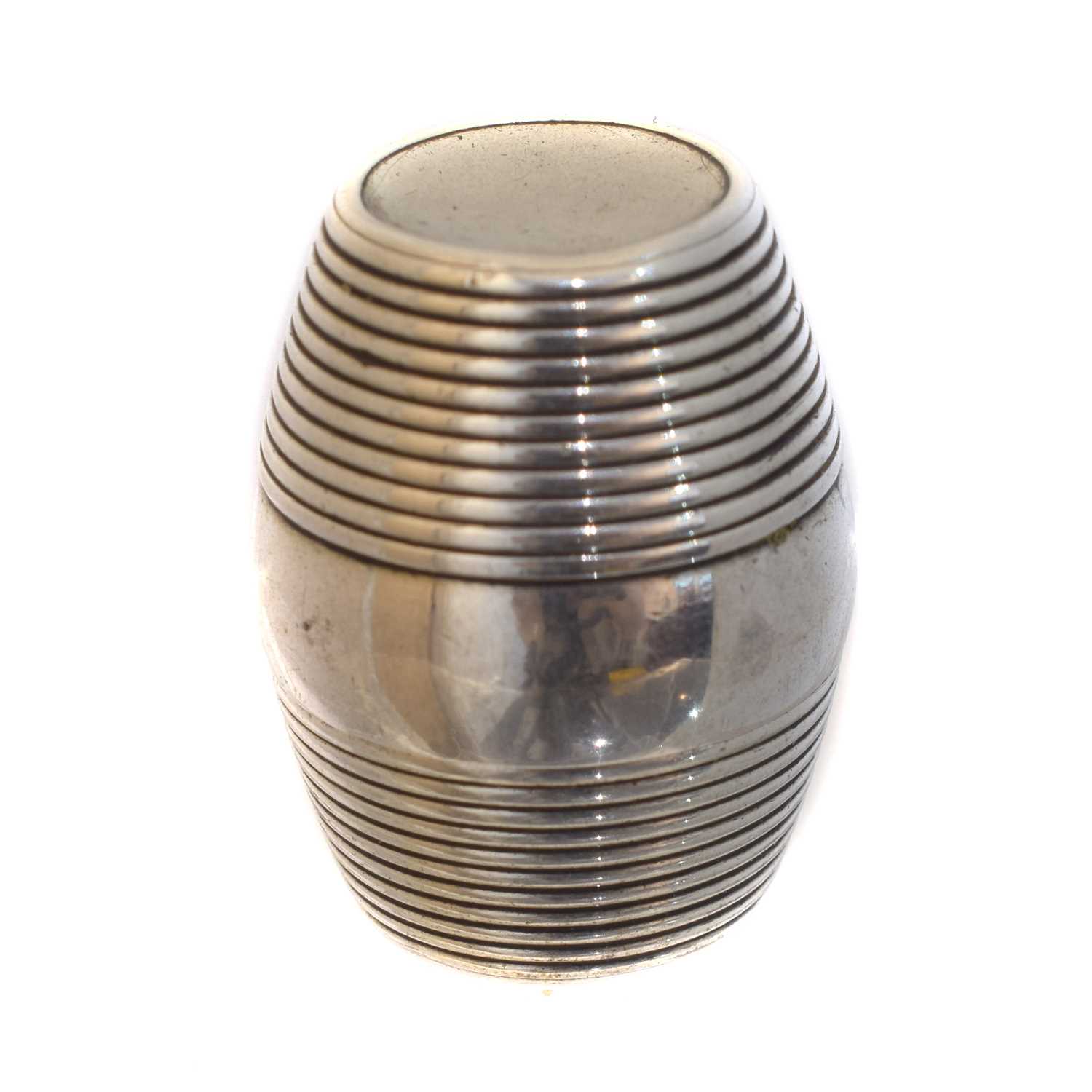 Lot 10 - A Georgian silver nutmeg grater.