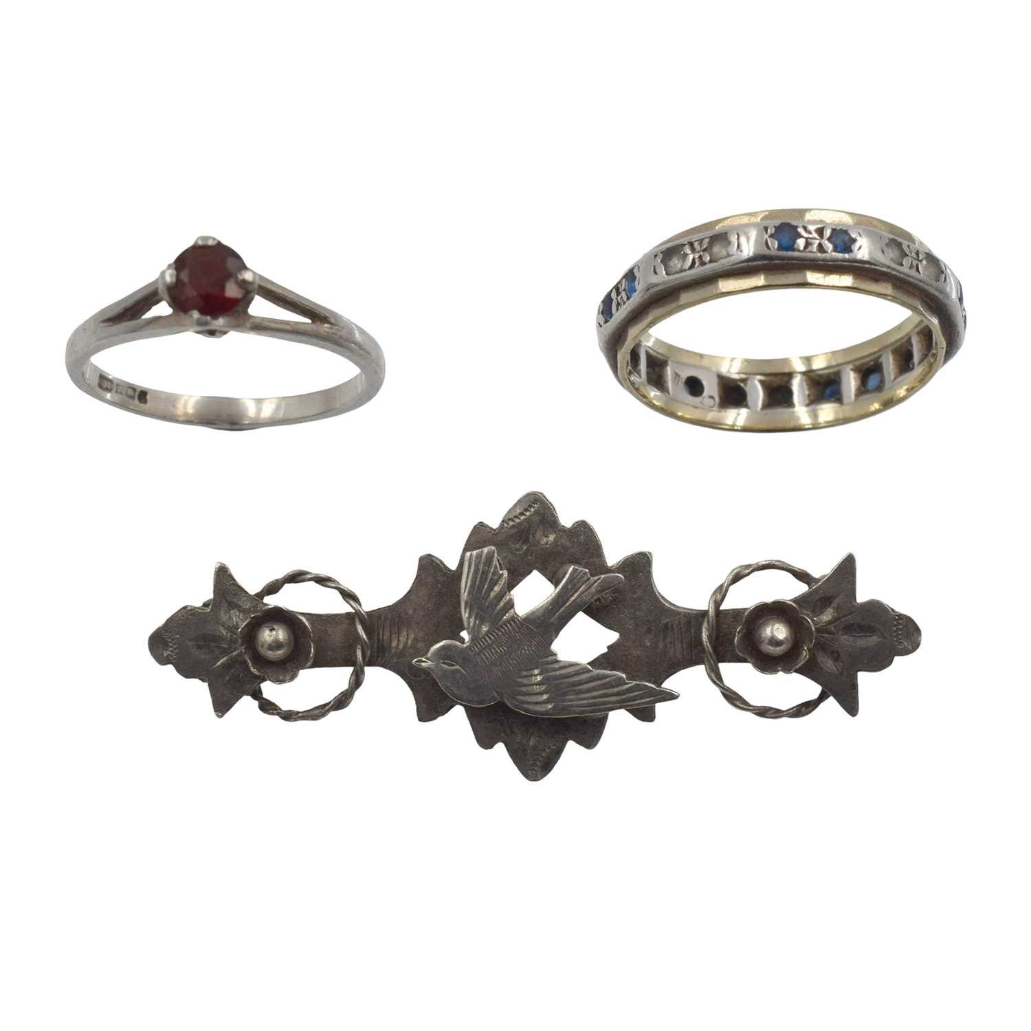 Lot 47 - A selection of three silver items
