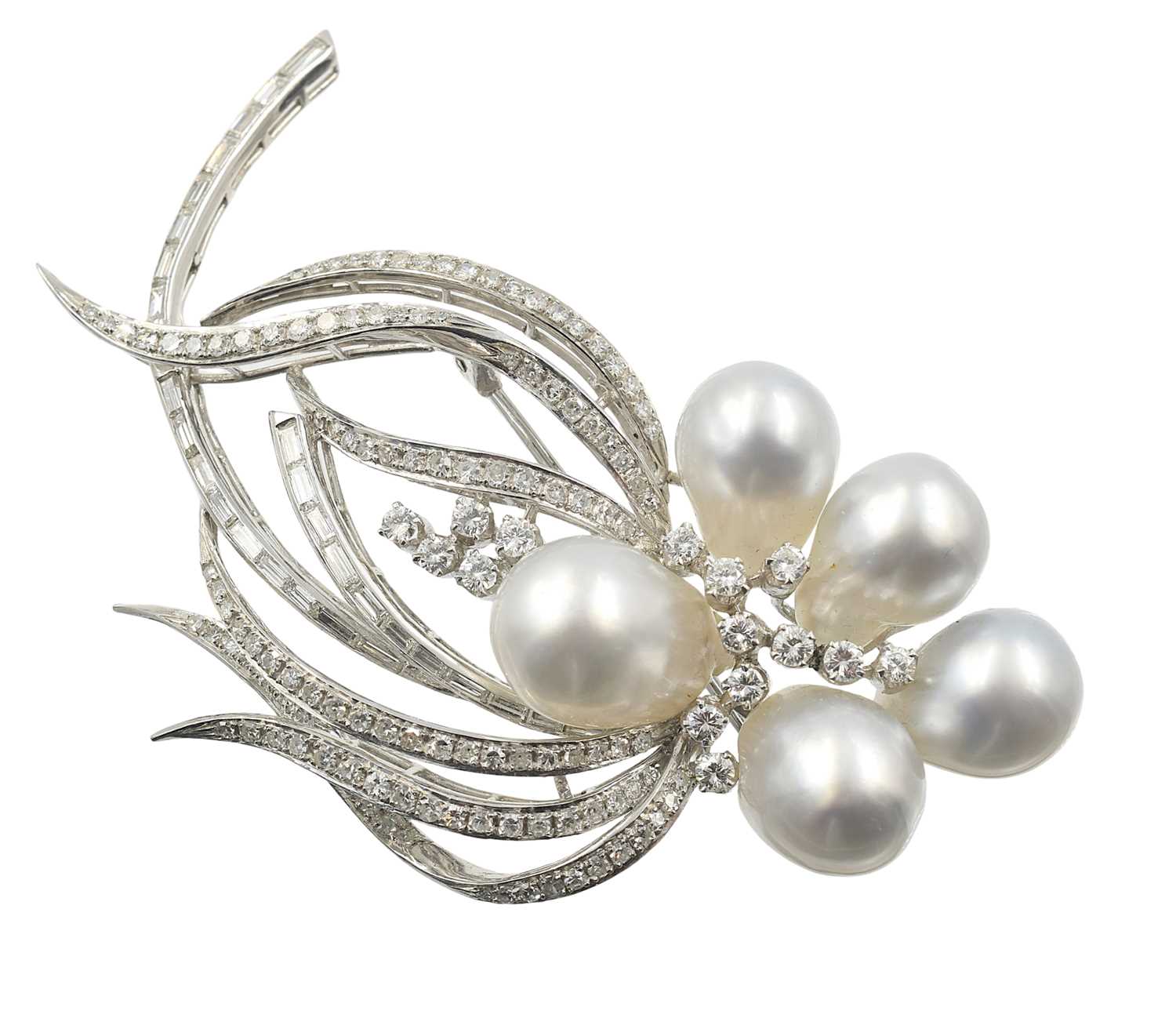 Lot 17 - A natural Freshwater and diamond sprayer brooch, composed of 14ct white gold