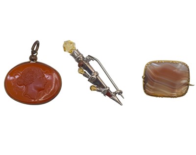 Lot Three agate pieces