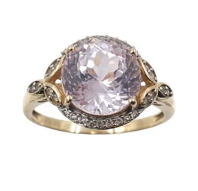 Lot 14 - A 9ct gold and kunzite ring by Thomas Rae