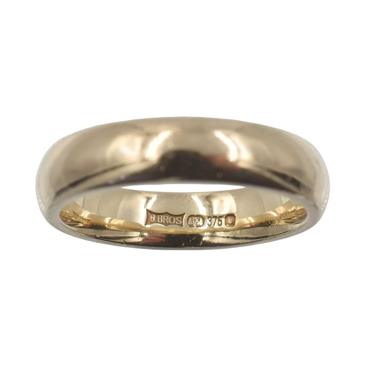 Lot 29 - A 9ct gold wedding band