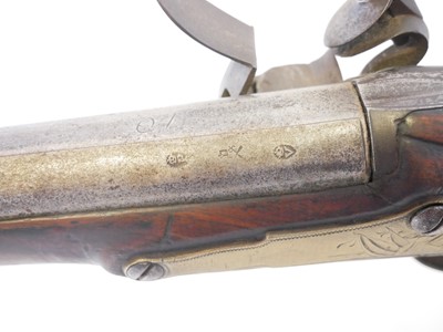 Lot Flintlock .700 officers fusil by Mewis and Co...