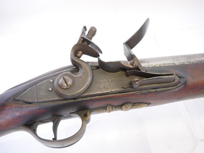 Lot Flintlock .700 officers fusil by Mewis and Co...