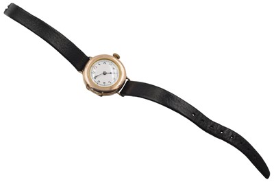 Lot 39 - A ladies 9ct gold wristwatch