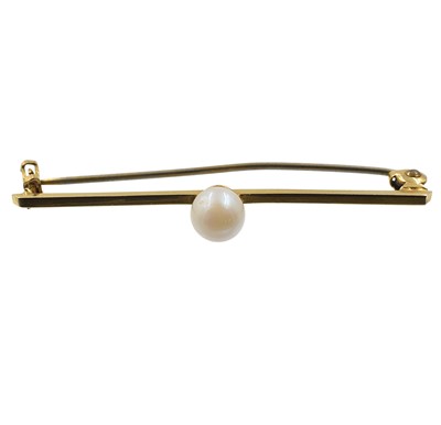 Lot 45 - A 9ct pin bar brooch