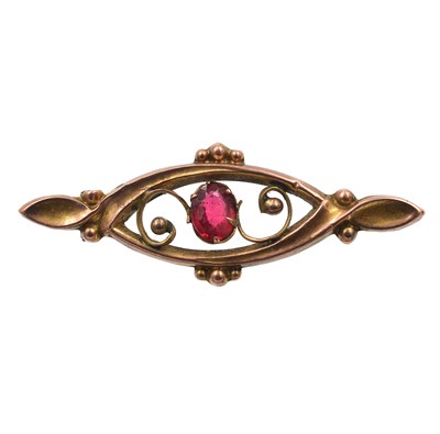 Lot 63 - An art nouveau 9ct yellow gold brooch