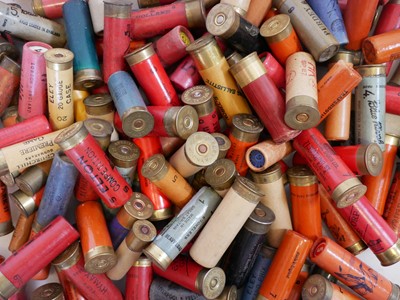 Lot Collector's shotgun cartridges, to include 150...