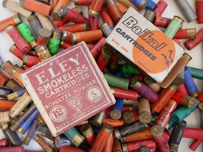 Lot Collection of paper-cased and plastic cased...
