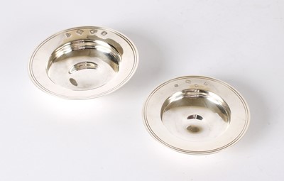 Lot 3 - Two Small Graduated Elizabeth II Silver 'Armada' Dishes