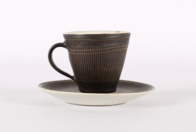Lot Dame Lucie Rie (British 1902-1995)