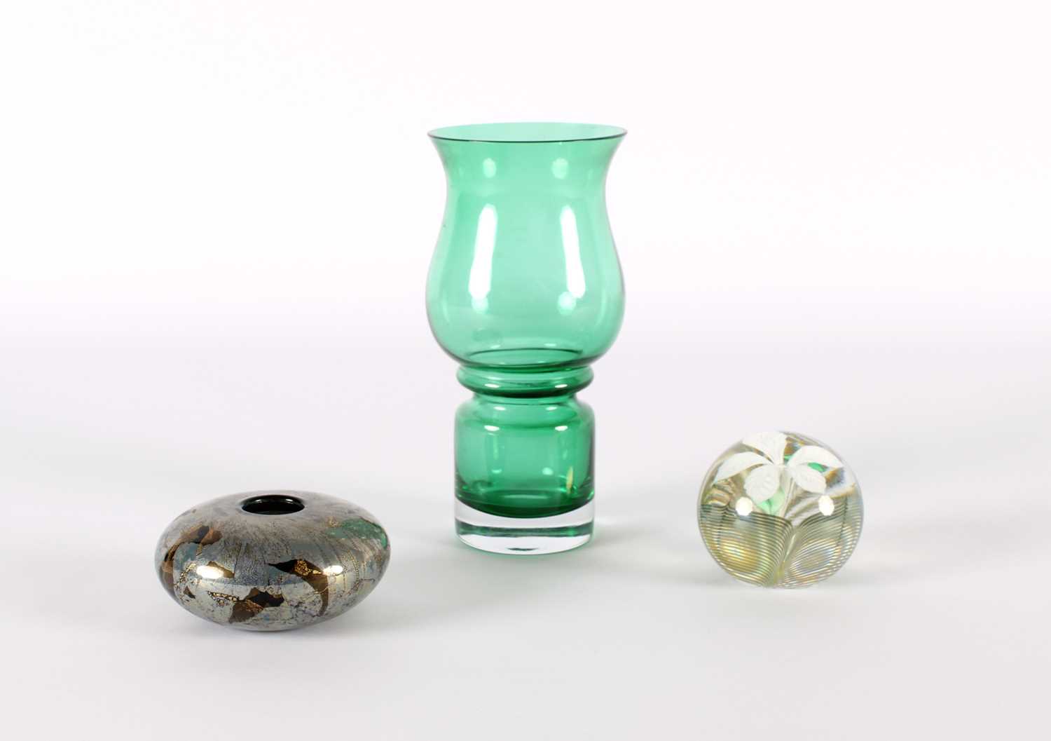 Lot Green "Tulppaani (Tulip)" Vase by Tamara Aladin for Riihimaki