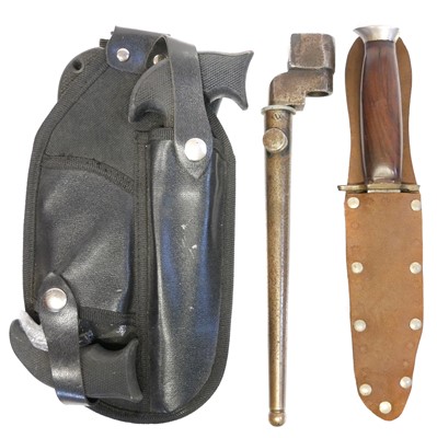 Lot 214 - Collection of knives, including a No.4 spike...