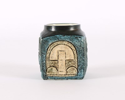 Lot Troika Pottery, St. Ives