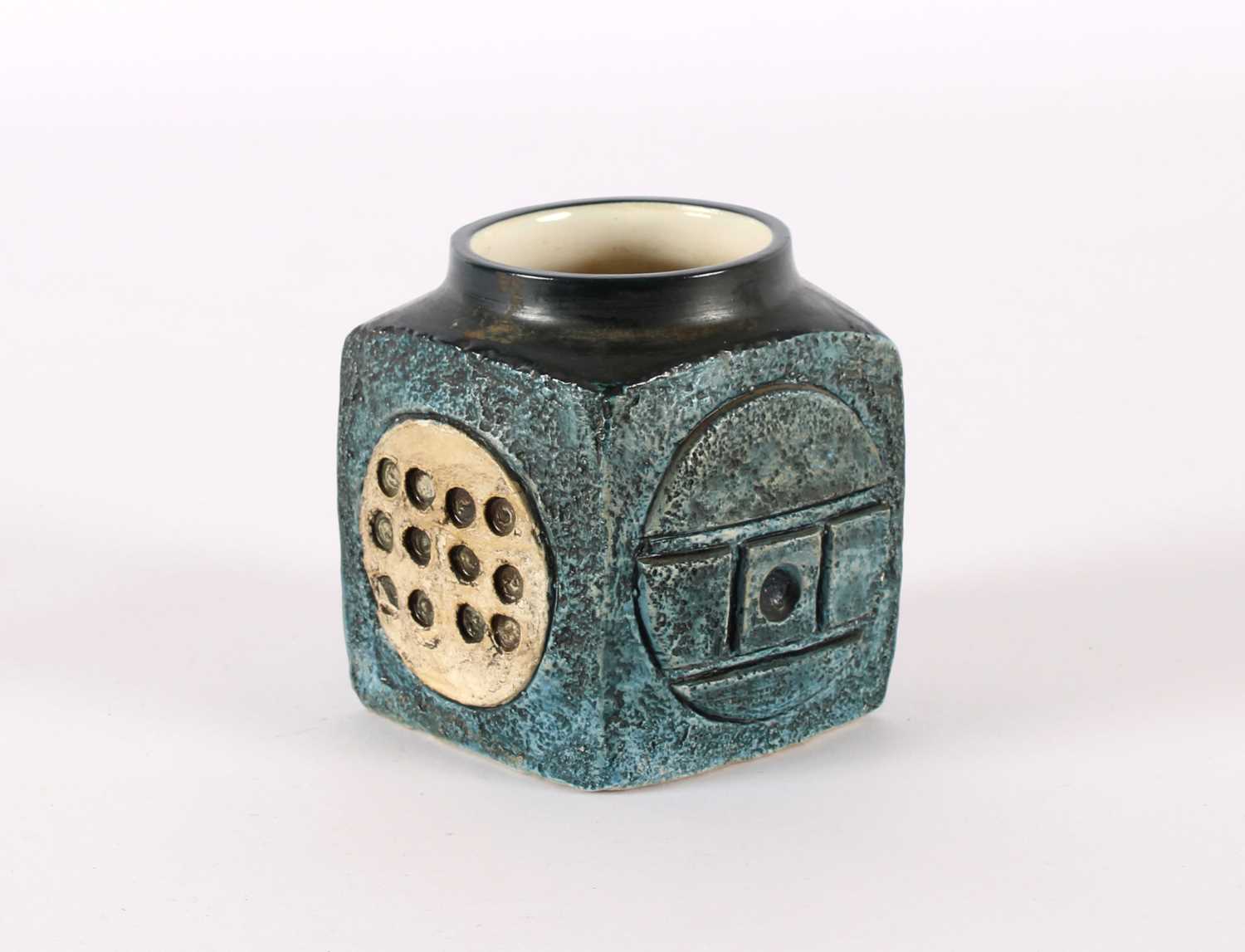 Lot Troika Pottery, St. Ives