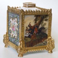 Lot 174 - Paris porcelain pot pourri vase.