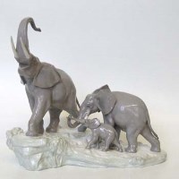 Lot 229 - Lladro group of elephants
