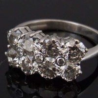 Lot 373 - 18ct white gold and diamond ring set with a