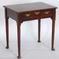 Lot 673 - Small walnut side table