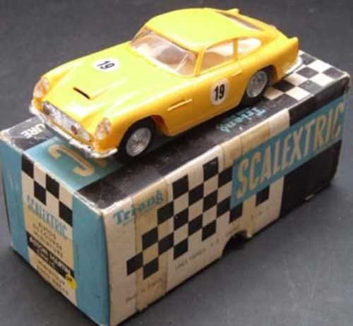 165 - Scalextric French Aston Martin DB4